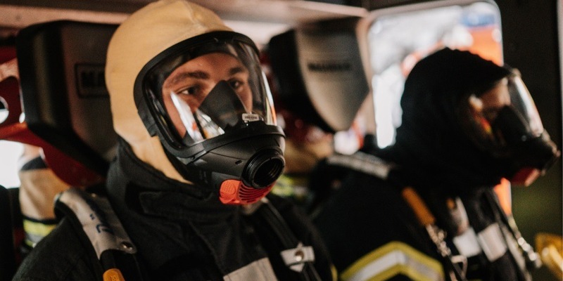 FW-LEV: Brand eines Kleintransporters auf der Bundesautobahn 1 - Foto: presseportal.de