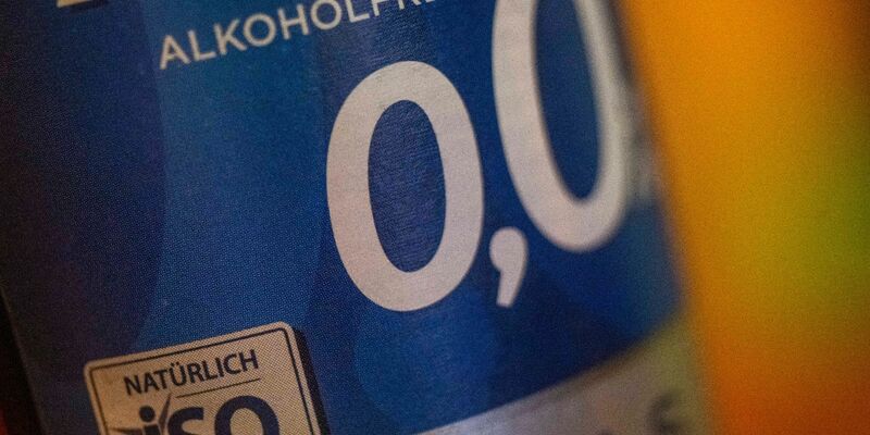 Alkoholfreie Biere werden immer beliebter. - Foto: Christophe Gateau/dpa