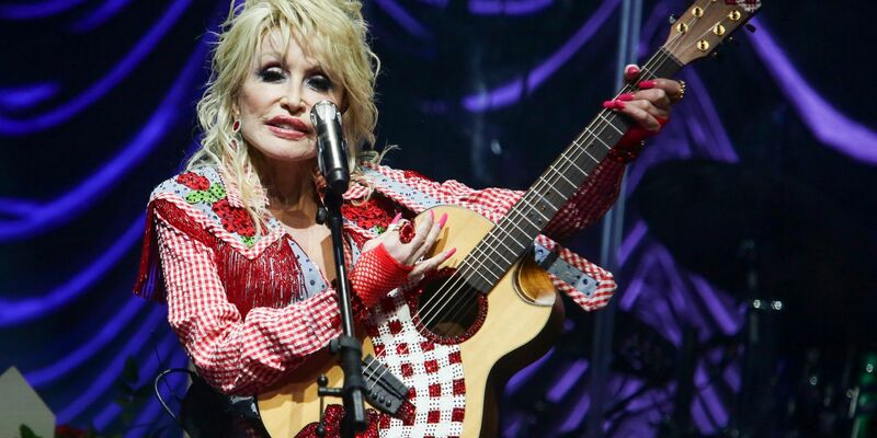 US-Sängerin Dolly Parton bei einem Konzert im texanischen Austin. - Foto: Jack Plunkett/Invision via AP/dpa