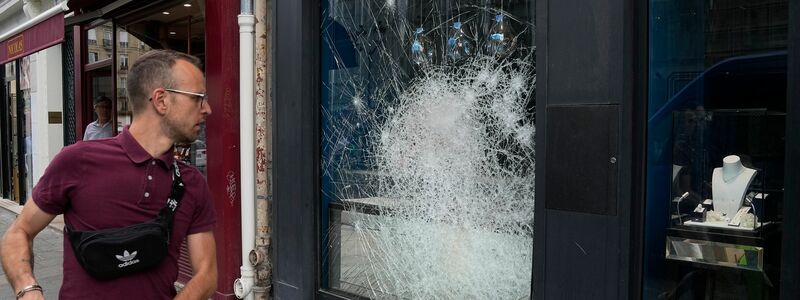 Schäden in Frankreichs Hauptstadt Paris nach den Krawallen infolge von Polizeigewalt. - Foto: Michel Euler/AP/dpa