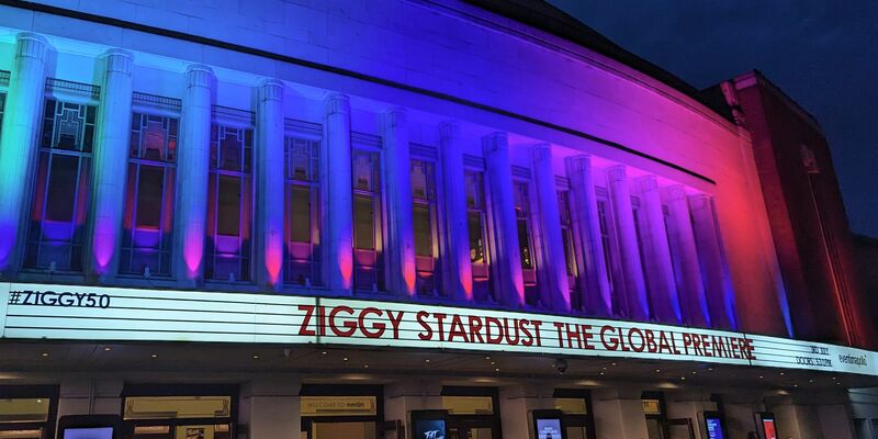 Das Hammersmith Odeon gibt es seit 91 Jahren. Inzwischen heißt die Konzerthalle Eventim Apollo. - Foto: Philip Dethlefs/dpa