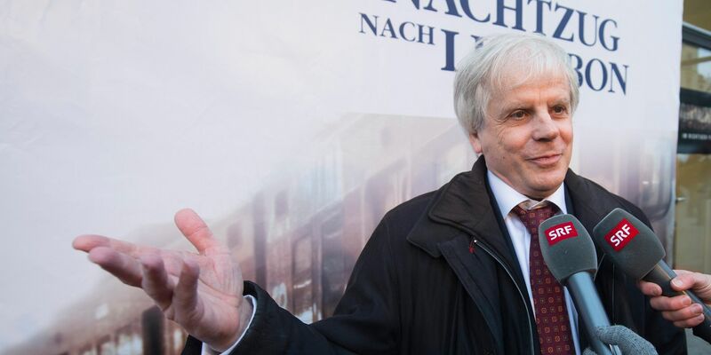 Der Schweizer Schriftsteller Peter Bieri alias Pascal Mercier bei der Filmpremiere von «Nachtzug nach Lissabon» (2013). - Foto: Marcel Bieri/epa Keystone/dpa