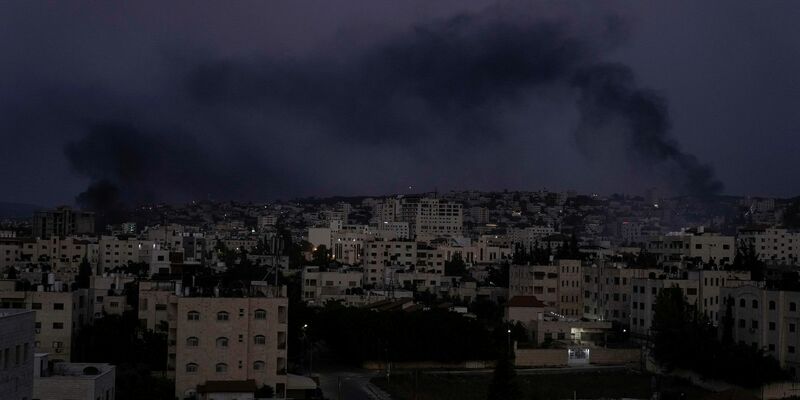 Israel hat in der Nacht zum Montag eine große Militäroperation im Westjordanland begonnen. - Foto: Majdi Mohammed/AP/dpa