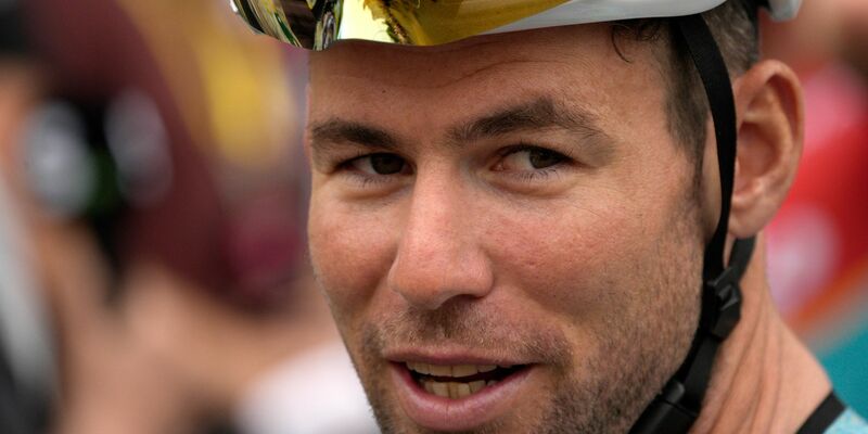 Mark Cavendish will den Rekord von Eddy Merckx brechen. - Foto: Daniel Cole/AP/dpa
