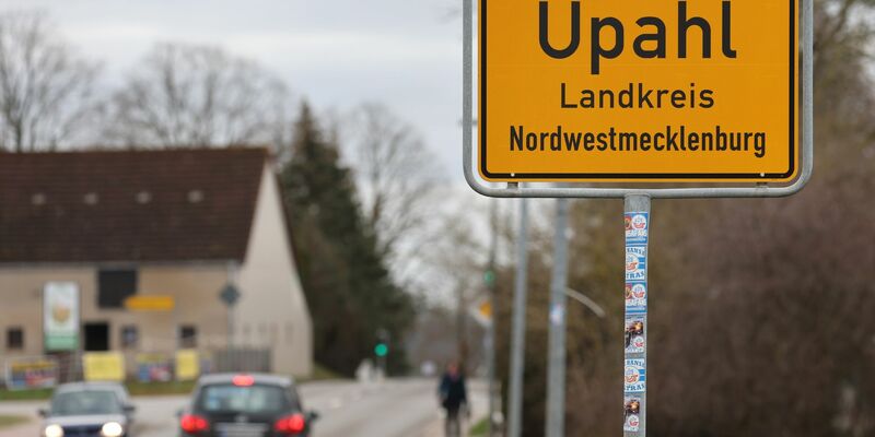 Dem Landkreis Nordwestmecklenburg mangelt es an Erstaufnahmeplätzen für Flüchtlinge - aktuell werden bereits Turnhallen genutzt. - Foto: Bernd Wüstneck/dpa