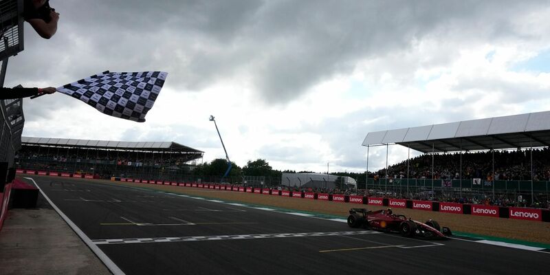 Siegte 2022 in Silverstone: Carlos Sainz. - Foto: Matt Dunham/POOL AP/dpa