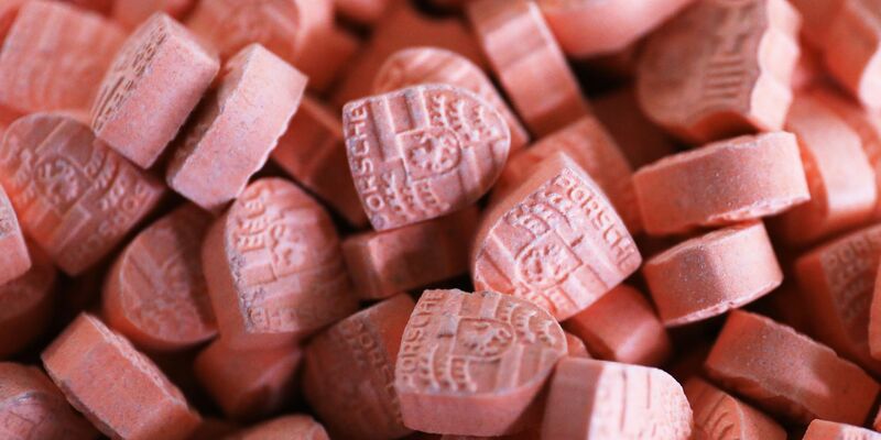 Ecstasy-Tabletten enthalten den Wirkstoff MDMA. - Foto: Oliver Berg/dpa
