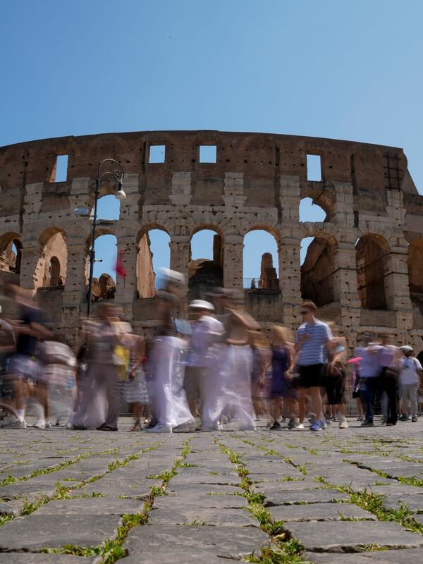 Il Colosseo è una delle attrazioni turistiche più popolari in Italia.