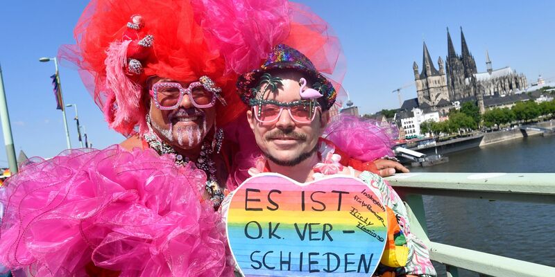 Zum Kölner CSD werden wieder Hunderttausende Menschen erwartet. - Foto: Roberto Pfeil/dpa