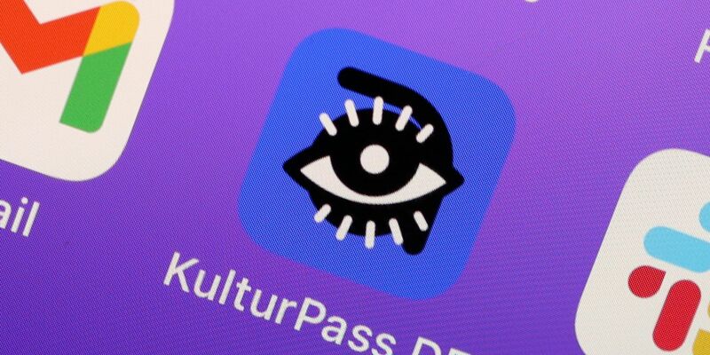 Mit dem KulturPass können junge Menschen kulturelle Angebote nutzen. - Foto: Jörg Carstensen/dpa