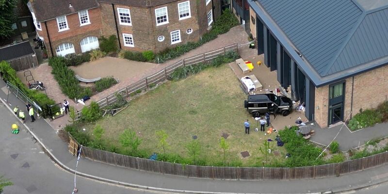 Die Kreuzung von Greenway und High Street South in Newham, Ostlondon, wo ein neugeborenes Baby ausgesetzt worden war. - Foto: Yui Mok/PA Wire/dpa