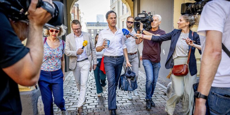 Mark Rutte, Ministerpräsident der Niederlande, spricht nach dem wöchentlichen Ministerrat zur Presse. - Foto: Robin Utrecht/ANP/dpa