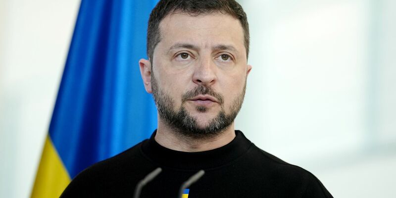 Der ukrainische Präsident Wolodymyr Selenskyj hat am 500. Tag des Kriegsbeginns die Schlangeninsel besucht. - Foto: Kay Nietfeld/dpa/Archiv