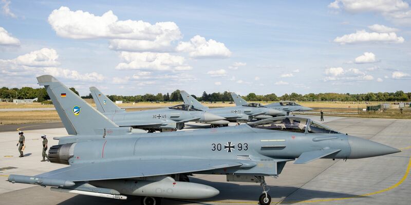 Deutsche Eurofighter im August 2022 am Fliegerhorst Neuburg. - Foto: Daniel Karmann/dpa