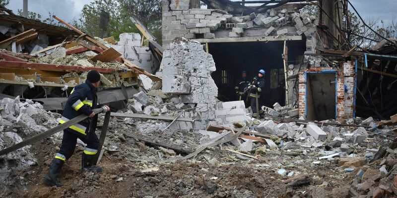 Schon in der Vergangenheit wurde Orichiw von Russland angegriffen. - Foto: Andriy Andriyenko/AP/dpa