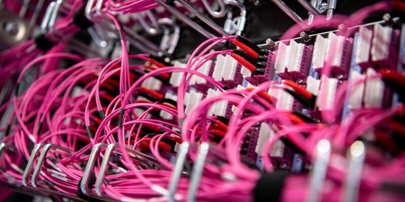 Zwischen der EU und den USA tritt das «Privacy Shield» für die Regelung zur Übermittlung von Daten aus Europa über den Atlantik in Kraft (Symbolbild). - Foto: Matthias Balk/dpa