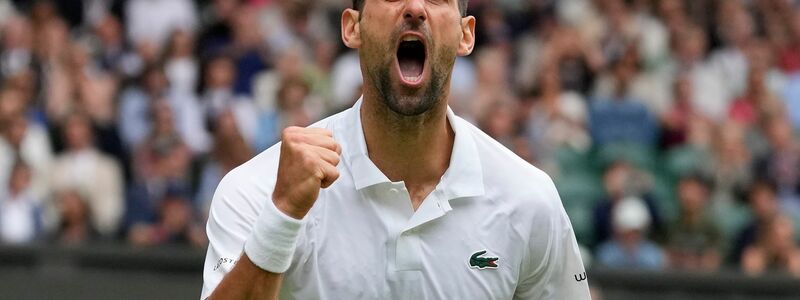 Novak Djokovic steht im Halbfinale von Wimbledon. - Foto: Kirsty Wigglesworth/AP/dpa