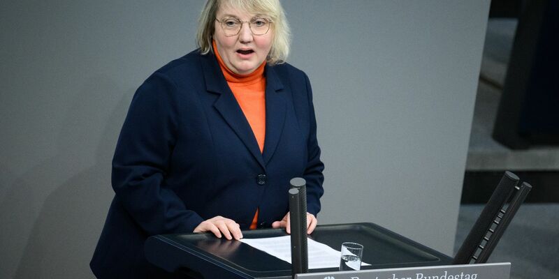 «Ich erwarte, dass CDU-Chef Merz das nicht laufen lässt», sagt Katja Mast zum abgelehnten  Ausschluss Hans-Georg Maaßens aus der CDU. - Foto: Bernd von Jutrczenka/dpa