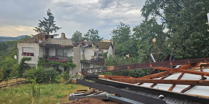 Über das Saarland zog am Sonntag ein Unwetter hinweg. - Foto: BeckerBredel/dpa