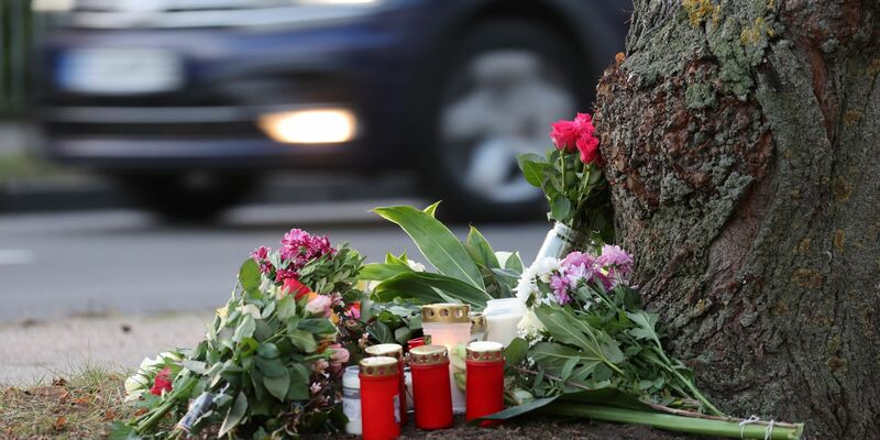 Die Zahl der Verkehrstoten ist im Jahr 2022 laut Statistischem Bundesamt angestiegen. - Foto: Bernd Wüstneck/dpa