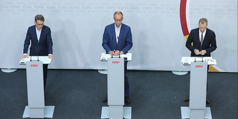 Carsten Linnemann, Friedrich Merz und Mario Czaja am 12.07.2023 - Foto: ?ber dts Nachrichtenagentur