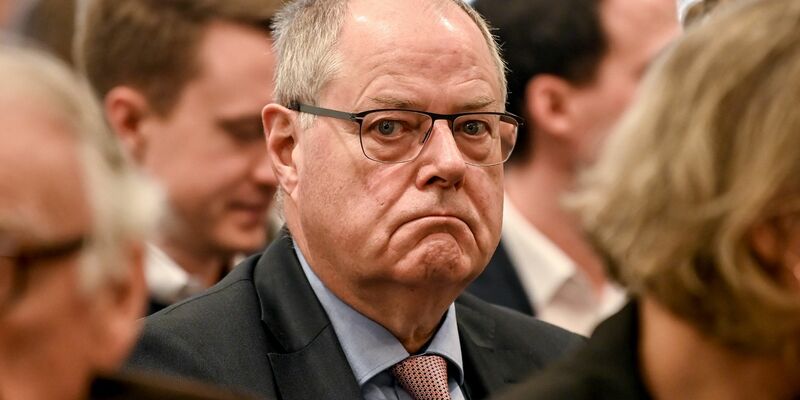 «Da lässt man nicht so einfach mal so einen Heißluftballon starten», sagt Peer Steinbrück zum Vorschlag seines Parteichefs Lars Klingbeil. - Foto: Britta Pedersen/dpa-Zentralbild/dpa