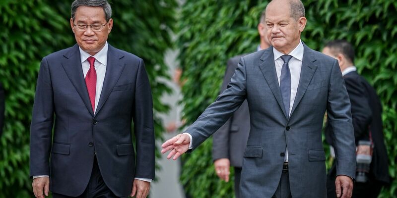 Bundeskanzler Olaf Scholz empfängt am 20.06.2023 Chinas Ministerpräsident Li Qiang in Berlin. Das Land gilt als Partner, Wettbewerber und systemischer Rivale. - Foto: Kay Nietfeld/dpa