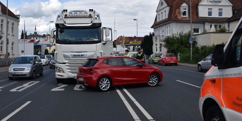 POL-ME: E-Scooter-Fahrer bei Verkehrsunfall schwer verletzt - Langenfeld - 2311045 - Foto: presseportal.de