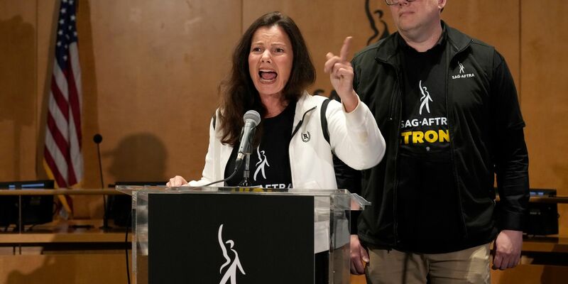 SAG-AFTRA-Präsidentin Fran Drescher spricht von einem «goldenen Zeitalter». - Foto: Chris Pizzello/Invision/AP/dpa