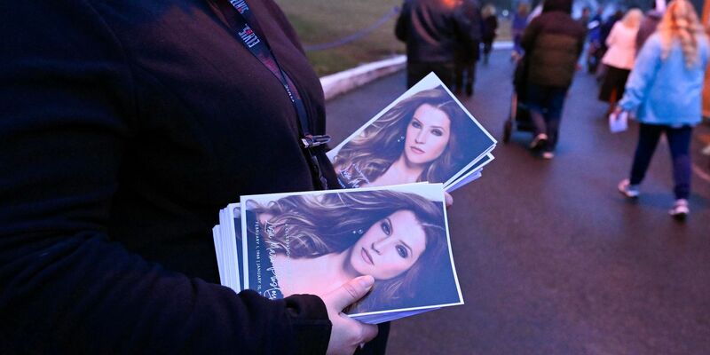Trauerfeier für Lisa Marie Presley im Januar 2023. Die Tochter von Elvis Presley wurde nur 54 Jahre alt. - Foto: John Amis/FR69715 AP/dpa