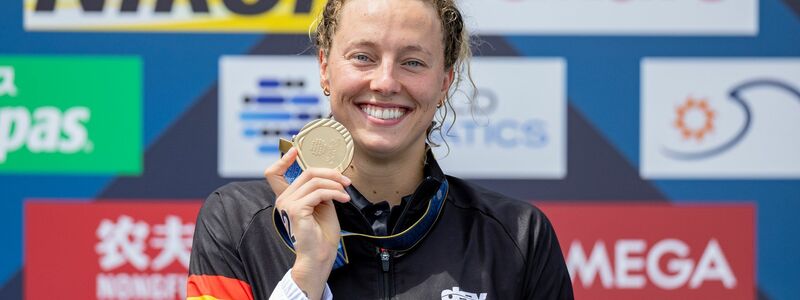 Schwimmerin Leonie Beck hat bei der Schwimm-WM in Japan ihre zweite Goldmedaille im Freiwasserschwimmen gewonnen - Foto: Jo Kleindl/DSV/dpa