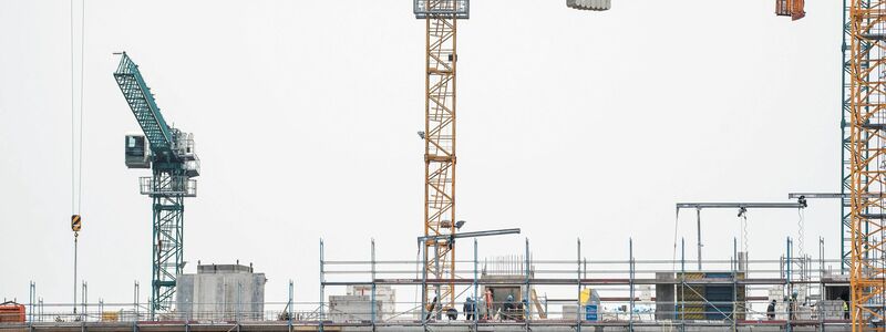 Die Zahl der Baugenehmigungen für Wohnungen in Deutschland ist auch im Mai zurückgegangen. - Foto: Frank Hormann/dpa