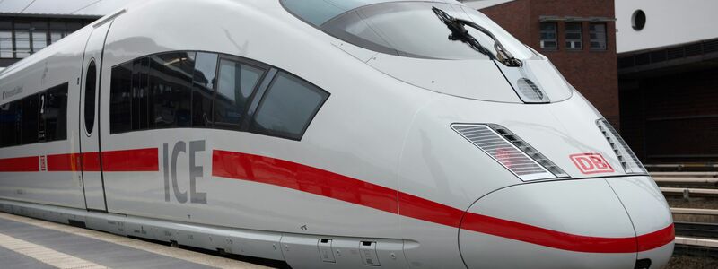 Modernisierter ICE-3-Hochgeschwindigkeitszug der Deutschen Bahn. - Foto: picture alliance / Paul Zinken/dpa