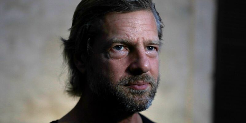 Henning Baum hat eine Rettungssanitäter-Ausbildung gemacht. - Foto: Clara Margais/dpa