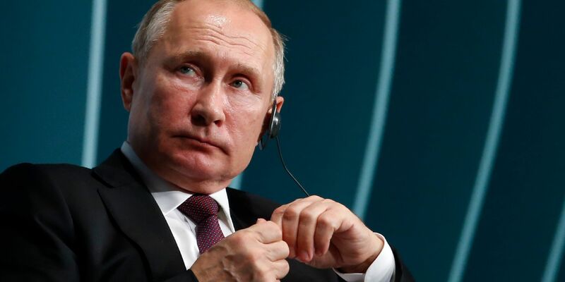 Russlands Präsident Wladimir Putin bei einer Veranstaltung im Rahmen des Brics-Gipfels 2019 in Brasilien. Am Treffen in Südafrika wird Putin nicht teilnehmen. - Foto: Eraldo Peres/AP/dpa