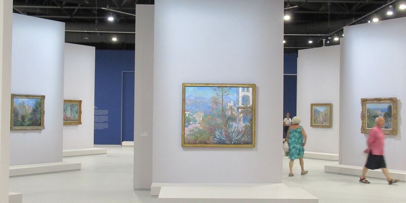 Blick in die Ausstellung  «En pleine lumière» (Bei vollem Licht) im Grimaldi-Forum. - Foto: Sabine Glaubitz/dpa