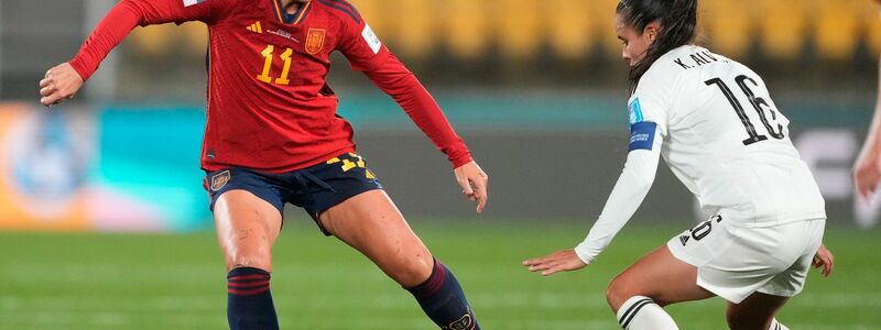 Alexia Putellas (l) und die spanische Nationalmannschaft besiegten Costa Rica mit 3:0. - Foto: John Cowpland/AP/dpa