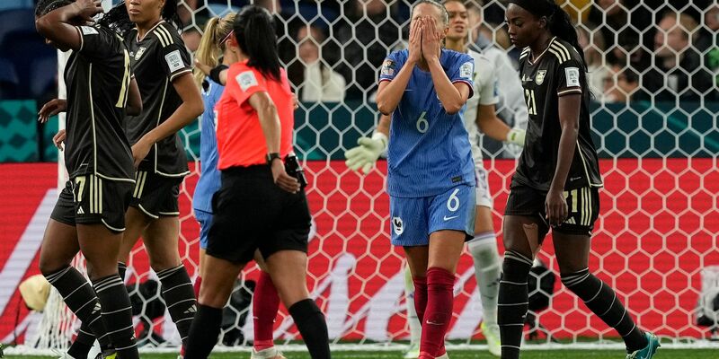 Frankreich kommt gegen Außenseiter Jamaika nur zu einem torlosen Remis. - Foto: Mark Baker/AP/dpa