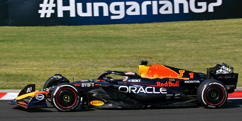 Formel-1-Titelverteidiger Max Verstappen vom Team Red Bull beim Grand Prix von Ungarn. - Foto: Denes Erdos/AP//dpa