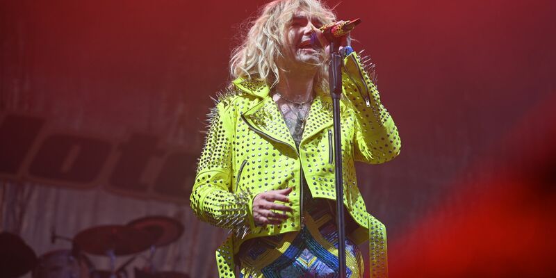 «Tokio Hotel»-Sänger Bill Kaulitz beim Deichbrand-Festival. - Foto: Lars Penning (/dpa