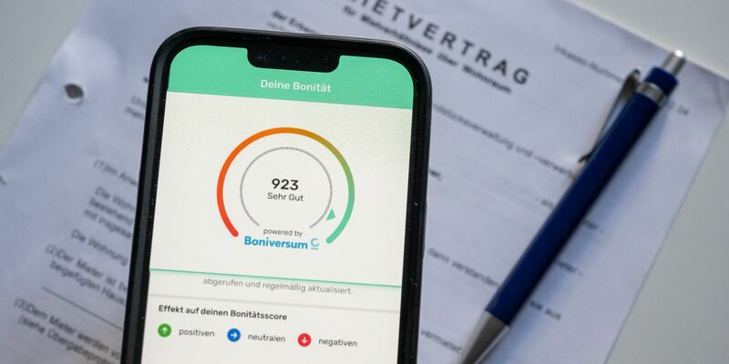 In der Bonify-App der Schufa gab es eine   gravierende Sicherheitslücke. - Foto: Peter Kneffel/dpa