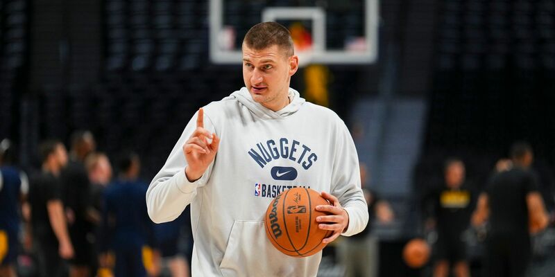 Nikola Jokic wird nicht bei der WM in Asien dabei sein. - Foto: Jack Dempsey/AP/dpa