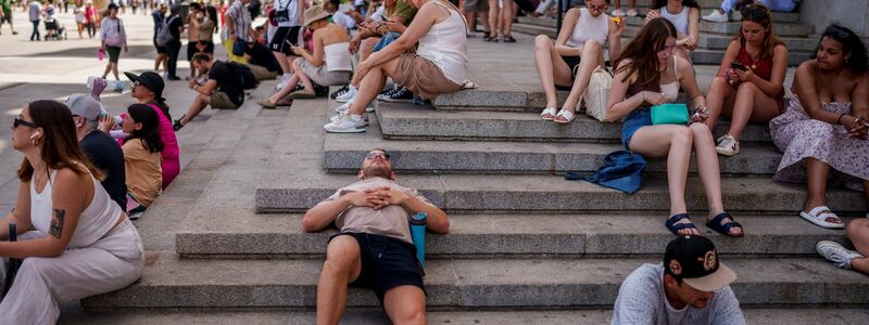 Die ungewöhnlich lange Hitzewelle soll noch bis Montag anhalten.  - Foto: Manu Fernandez/AP/dpa