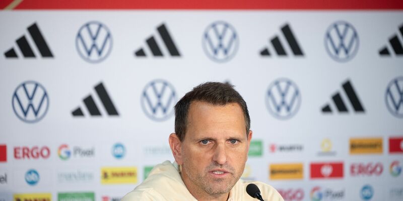 DFB-Manager Joti Chatzialexiou warnt vor dem nächsten Gegner der Frauen-Nationalmannschaft. - Foto: Sebastian Christoph Gollnow/dpa