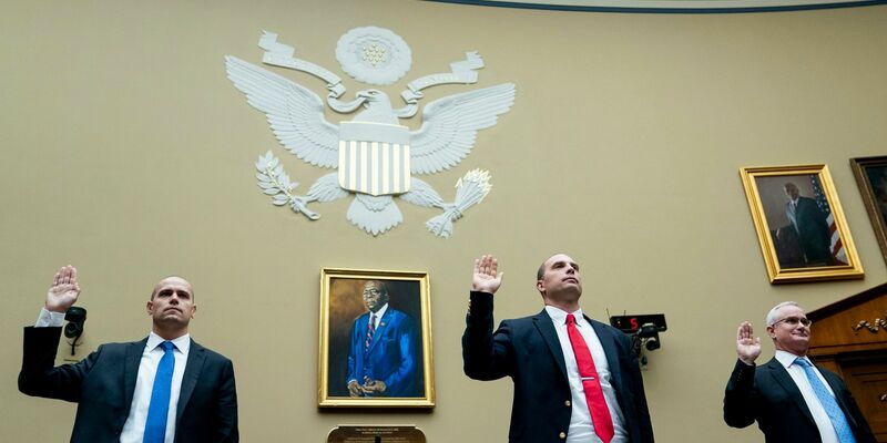 David Grusch, pensionierter Major der US-Luftwaffe, spricht über unidentifizierte Flugobjekte. - Foto: Nathan Howard/AP/dpa