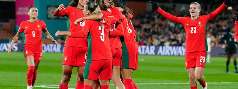 Die Frauen Portugals siegten problemlos gegen Vietnam. - Foto: Abbie Parr/AP/dpa