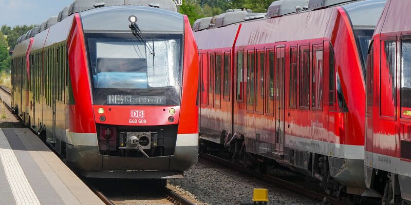 Die Bahn legt die Bilanz fürs erste Halbjahr vor. - Foto: Soeren Stache/dpa