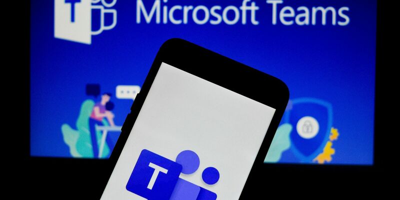Das Logo der Kommunikationsanwendung Teams von Microsoft ist auf einem Handy zu sehen. - Foto: Debarchan Chatterjee/ZUMA Wire/dpa