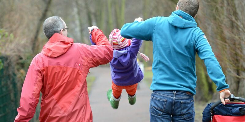 Optimistische Einstellungen und emotionale Unterstützungen innerhalb von Familien war während der Corona-Pandemie besonders wichtig. - Foto: Jens Kalaene/dpa