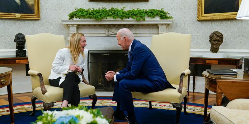 Italiens Ministerpräsidentin Giorgia Meloni und US-Präsident Joe Biden im Weißen Haus. - Foto: Evan Vucci/AP